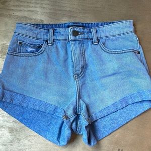 Lightwash Billabong Shorts, size 25